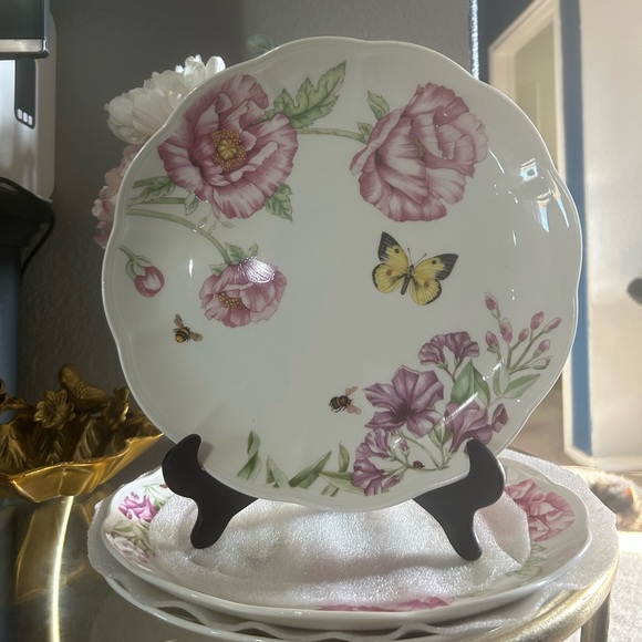 Lenox Butterfly Meadow Bloom dinner plates - Picture 1 of 5